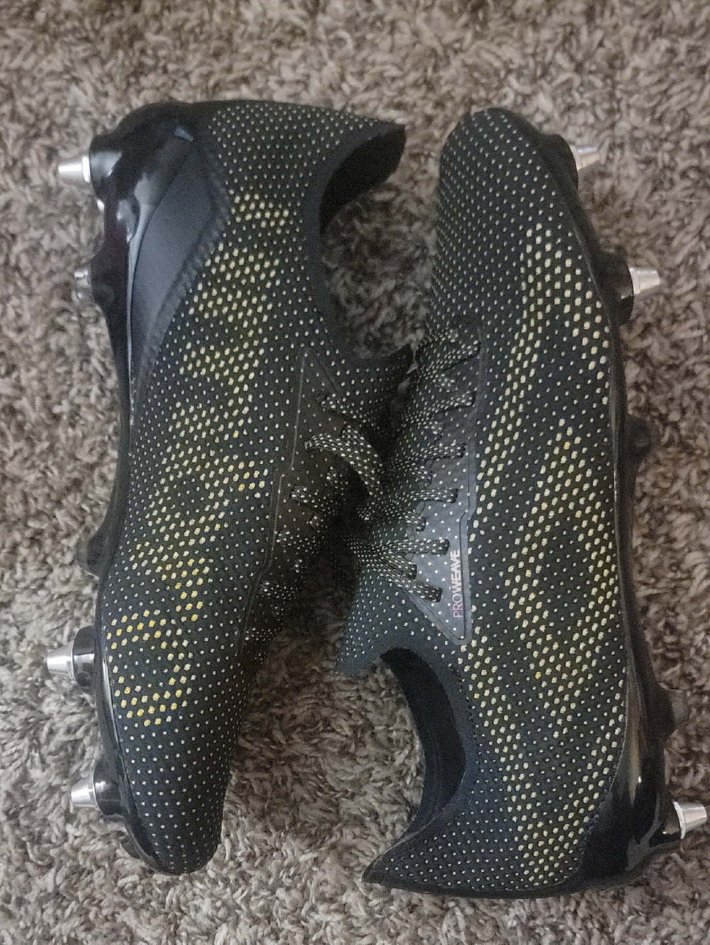 Umbro Men's Velocita Matrix Pro SG Soccer Cleat